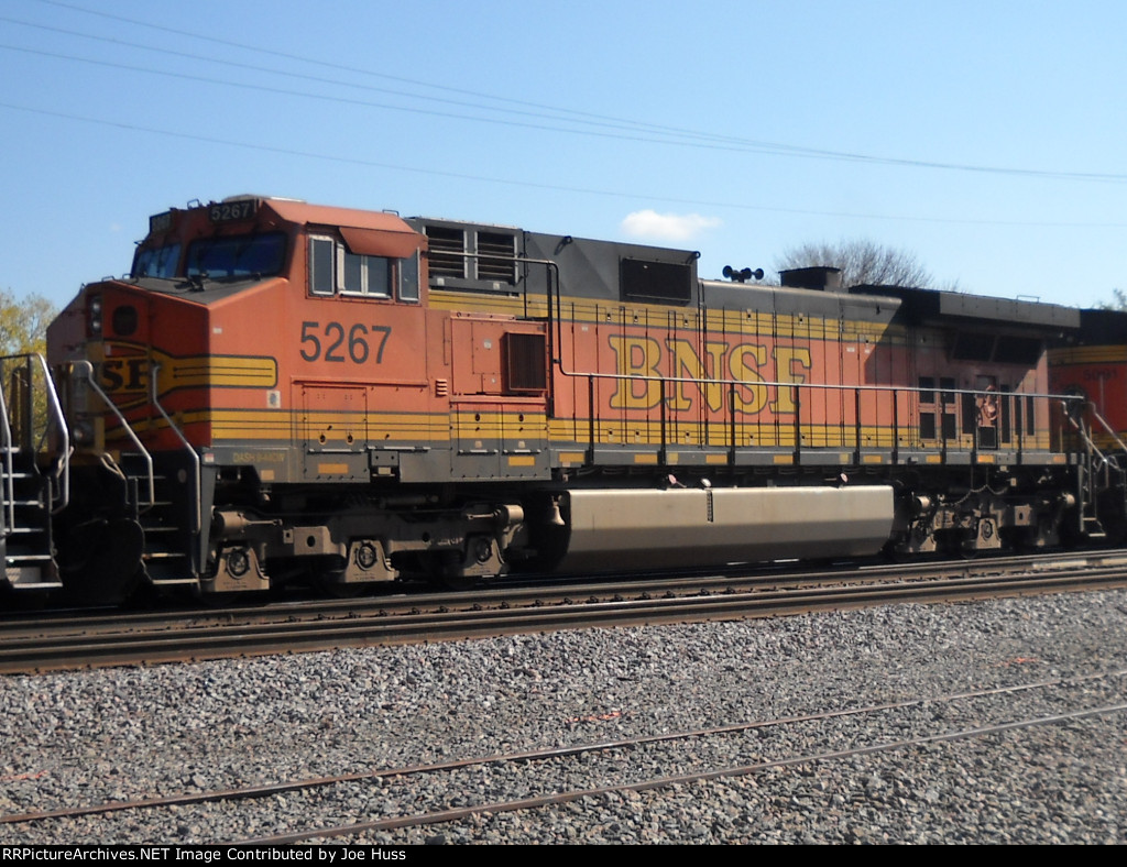 BNSF 5267